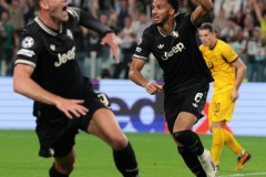 法籍新星加盟英超三巨头争夺战：中场领袖之争